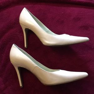 Colin Stuart Classic Blush Pumps